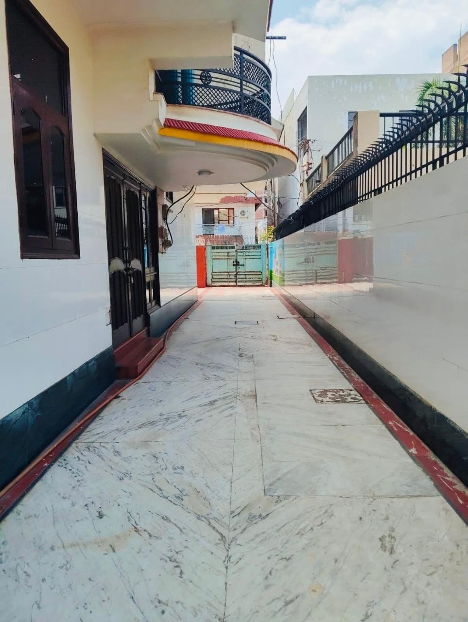 Prakriti school corridor walkway